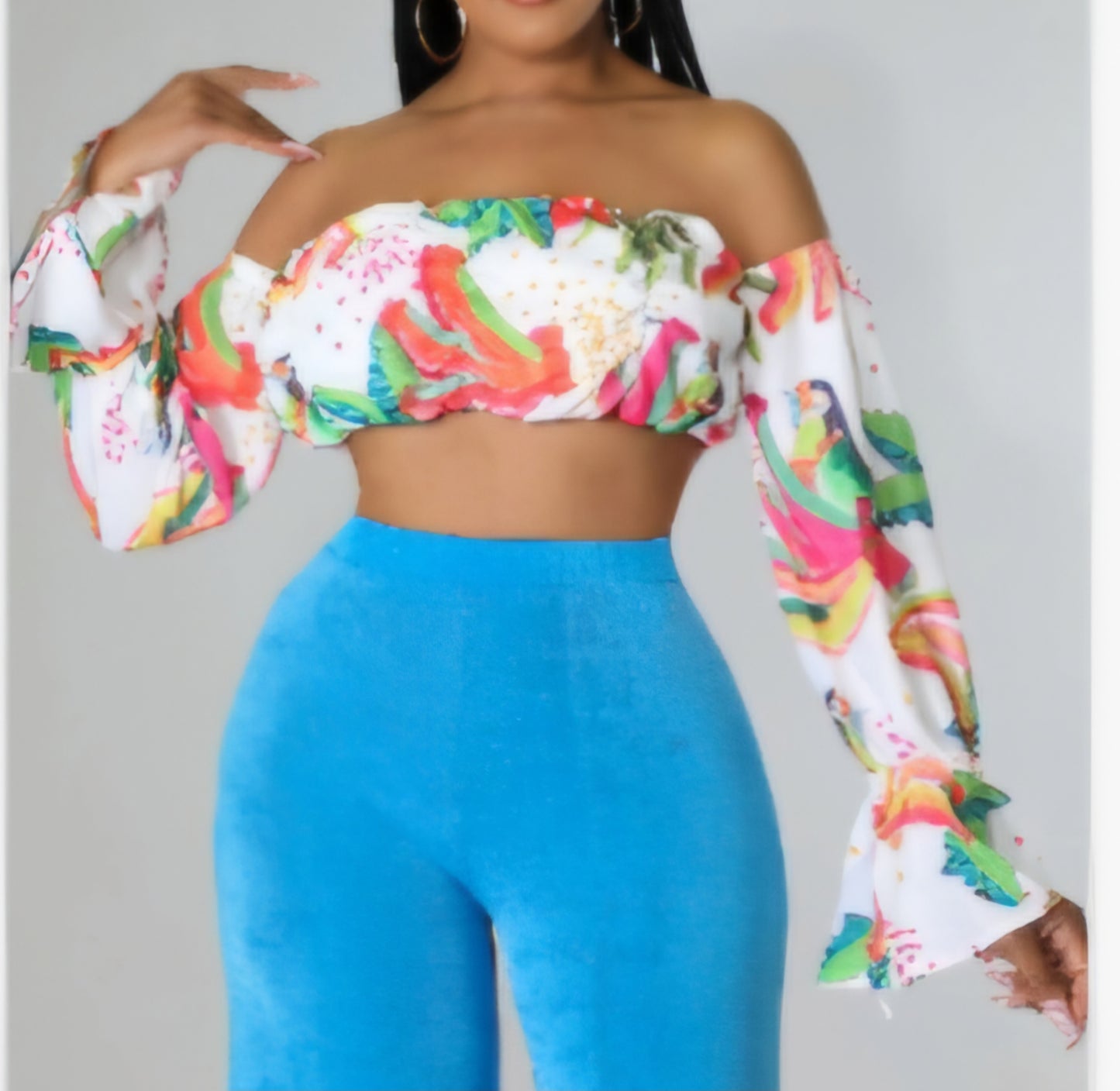 Summer Vives Longsleeve Crop Top