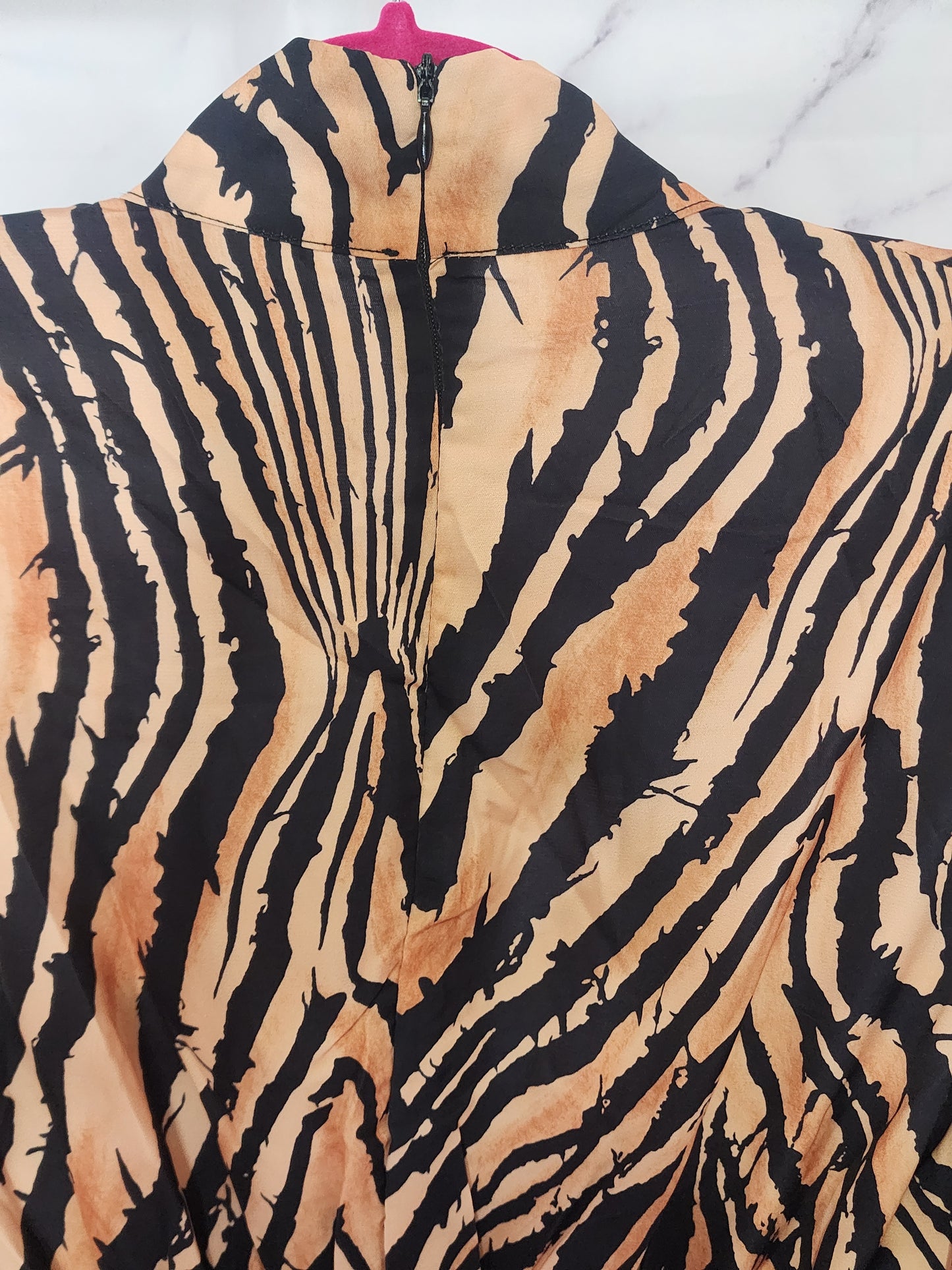 BROWN ZEBRA DRESS WITH BOE