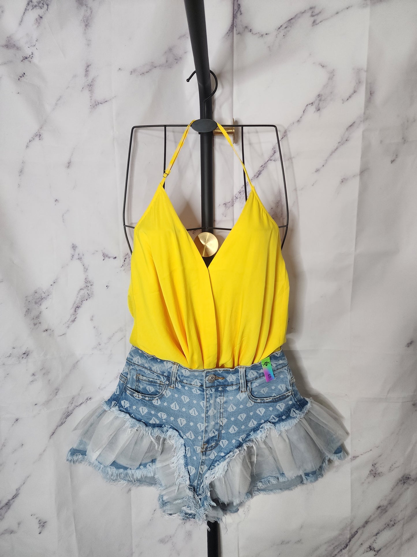 Vibrant Short Jean con volante