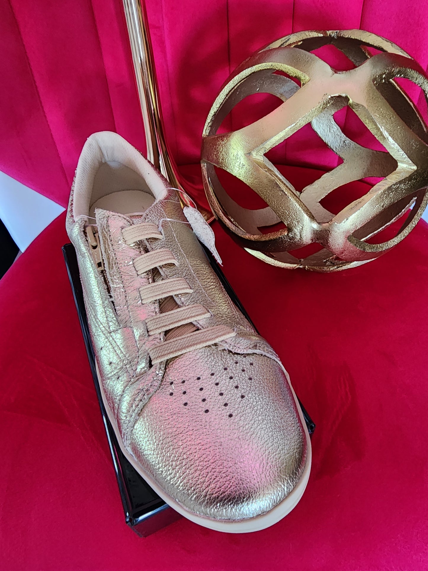 GOLD LEATHER CASUAL SNEAKER